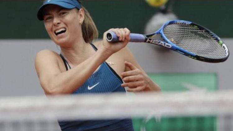 Maria Sharapova knokt zich naar tweede ronde van Roland Garros