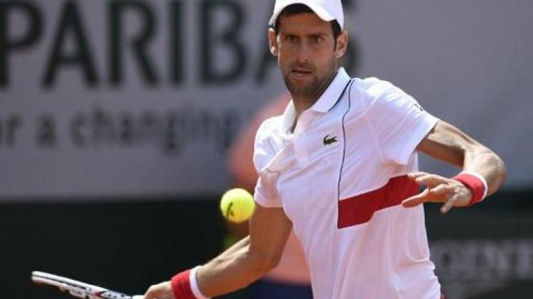 Djokovic stoot door naar derde ronde Roland Garros