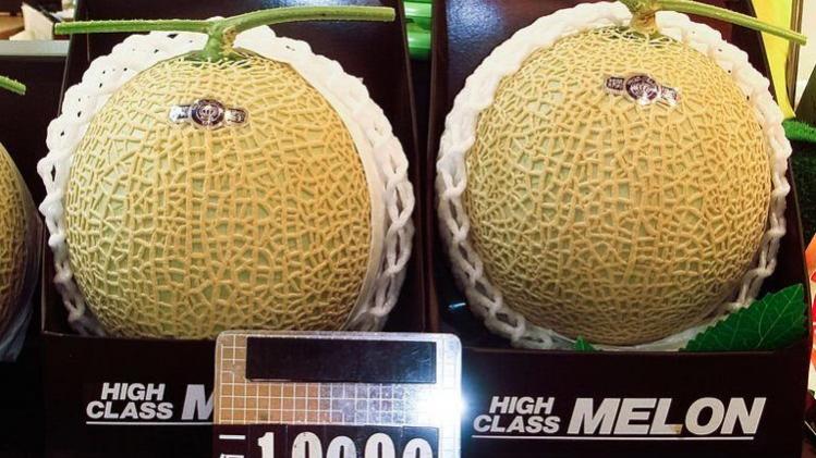 Twee Japanse meloenen gaan de deur uit voor 25.000 euro