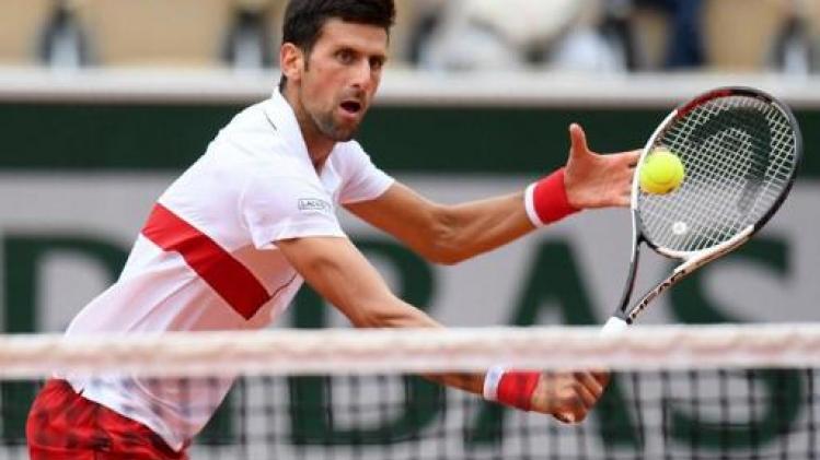 Djokovic stoot na viersetter door naar achtste finales Roland Garros
