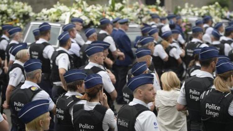 Honderden mensen voor uitvaart politieagenten schietpartij Luik