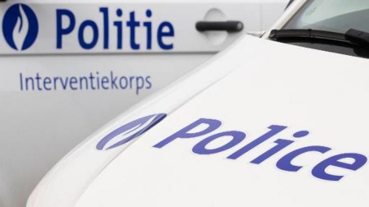 Federale politie dreigt met stappen tegen Vlaams Belang over gebruik logo