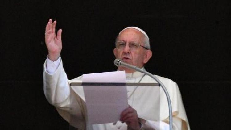 Paus aanvaardt ontslag van drie Chileense bisschoppen na misbruikschandaal