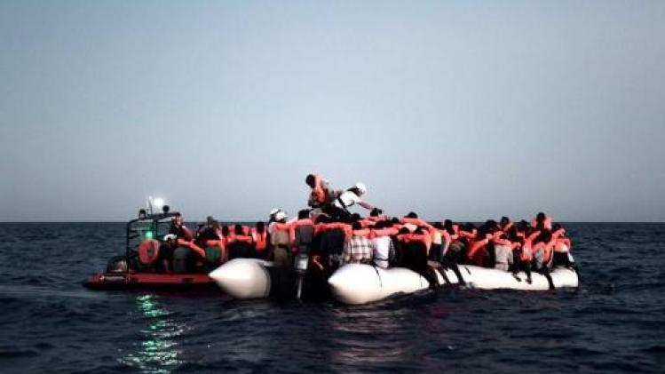 Vluchtelingencrisis - Lot nog steeds onduidelijk van reddingsboot die door Italië werd afgescheept