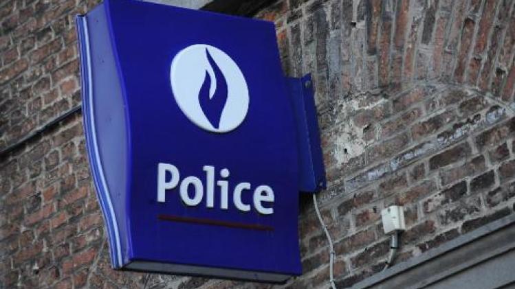 Politie schiet man met mes dood in regio Luik