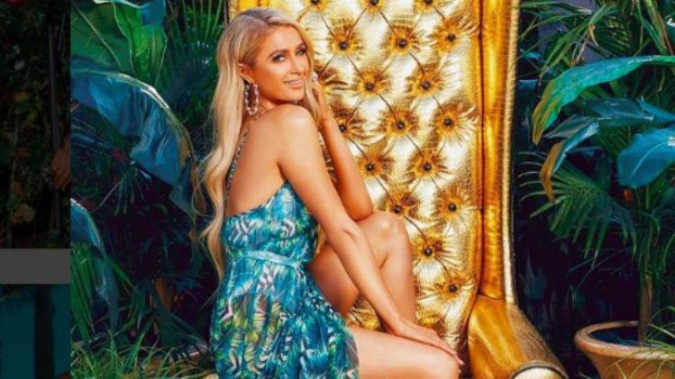 Paris Hilton brengt jaren 2000 terug met kledinglijn