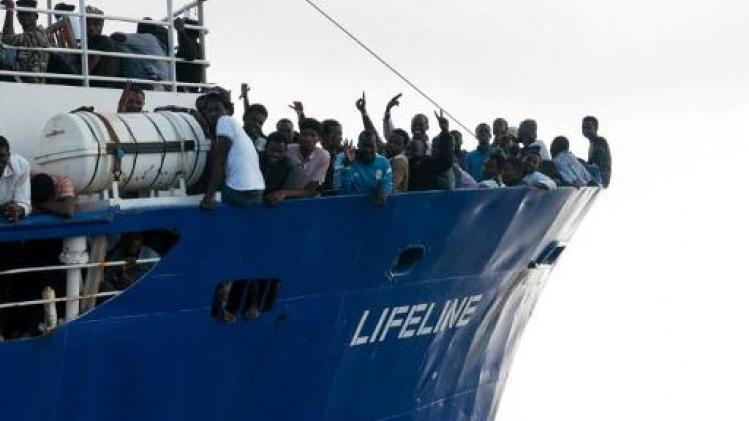 Asiel en Migratie - Na Italië weigert nu ook Malta om reddingsschip Lifeline te laten aanmeren