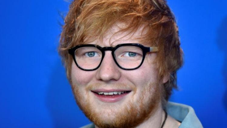 Ed Sheeran gaat twee keer plassen tijdens optreden