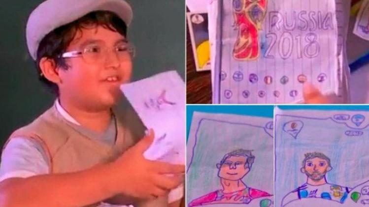 Braziliaanse jongen tekent voetbalplaatjes na uit armoede. Panini geeft hem het album