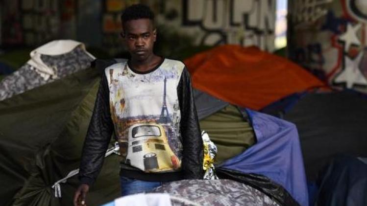 Migrantenkinderen "aan hun lot" overgelaten in Parijs