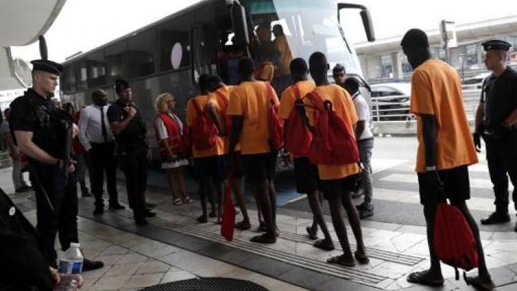 Eerste groep migranten van reddingsschip Lifeline heeft Malta verlaten