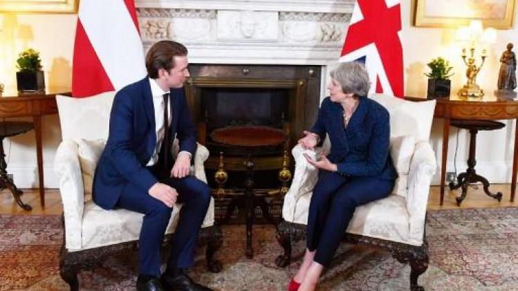 Britse premier Theresa May roept haar kabinet bijeen