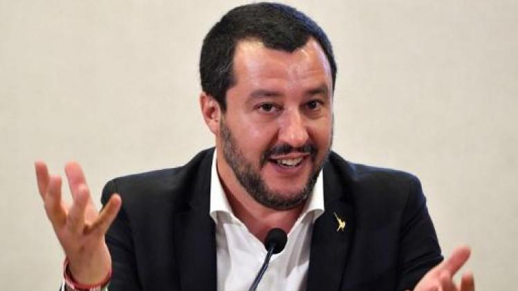 Italiaans schip dat 66 migranten redde in Libië geweigerd in Italiaanse haven