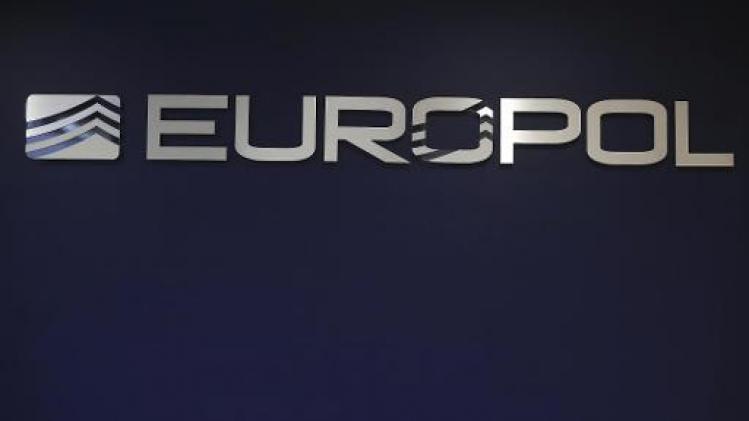 Europol lanceert eigen 'Panini album' van meest gezochte criminelen