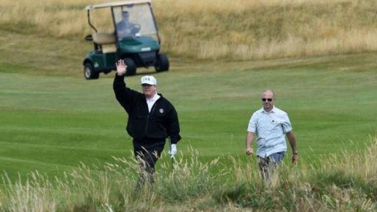 Greenpeace-activist gearresteerd die over Trumps golfresort vloog