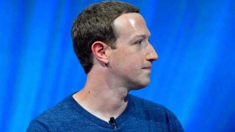 Facebook onderzoekt weer databedrijf