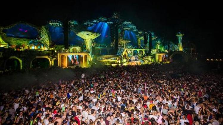 Tomorrowland - Steve Aoki en Tiësto sluiten geslaagde eerste dag af