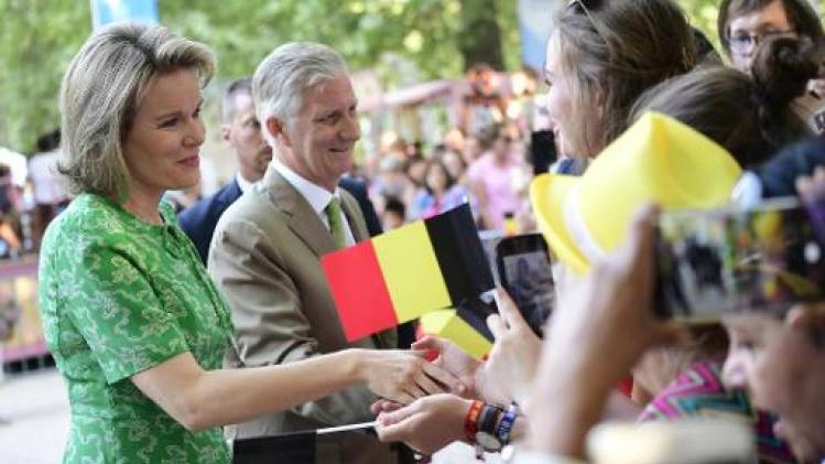 Nationale feestdag - Koning en koningin ontmoeten bedrijven en verenigingen in park van Brussel