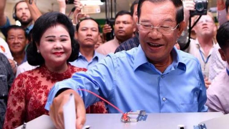 Partij van premier Hun Sen eist overwinning op