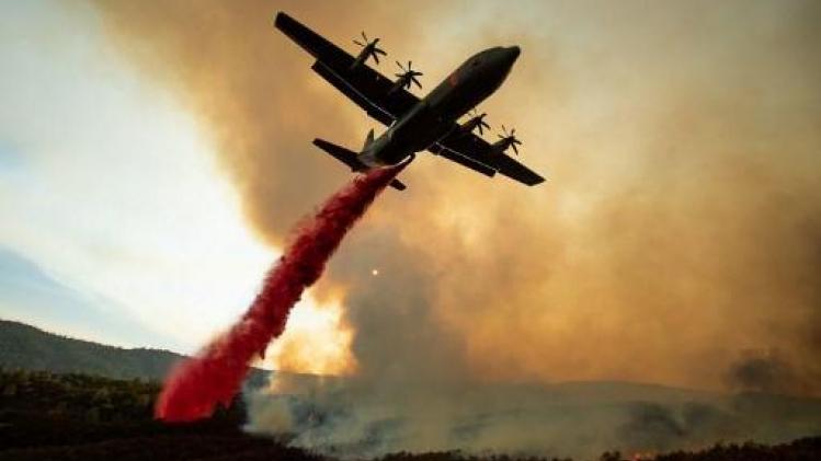 Grootste bosbrand ooit in Californië nadat twee brandhaarden samenkomen