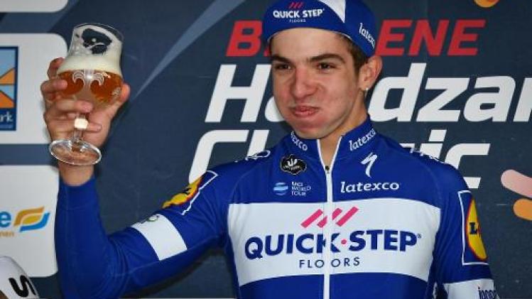 Hodeg slaat dubbelslag in derde etappe