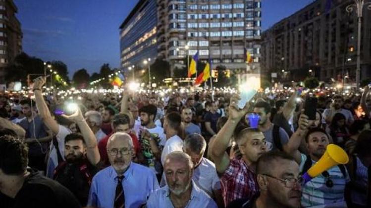 Tienduizenden Roemenen opnieuw de straat op