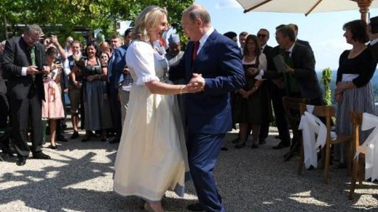 Poetin woont huwelijk Oostenrijkse minister bij