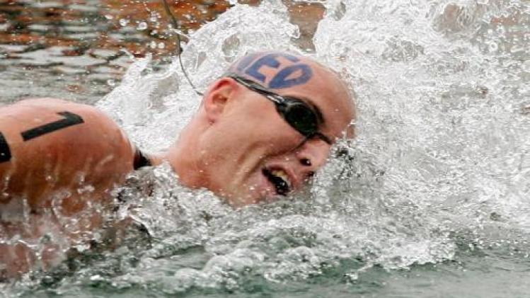 Ex-olympisch kampioen Van der Weijden is halfweg Elfstedenzwemtocht