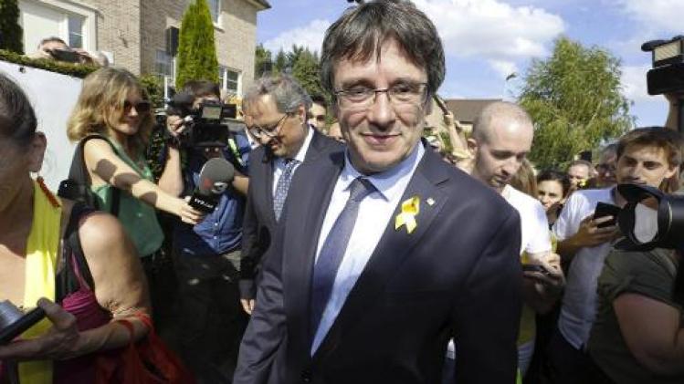 Crisis Catalonië - Puigdemont brengt verrassingsbezoek aan Schotland