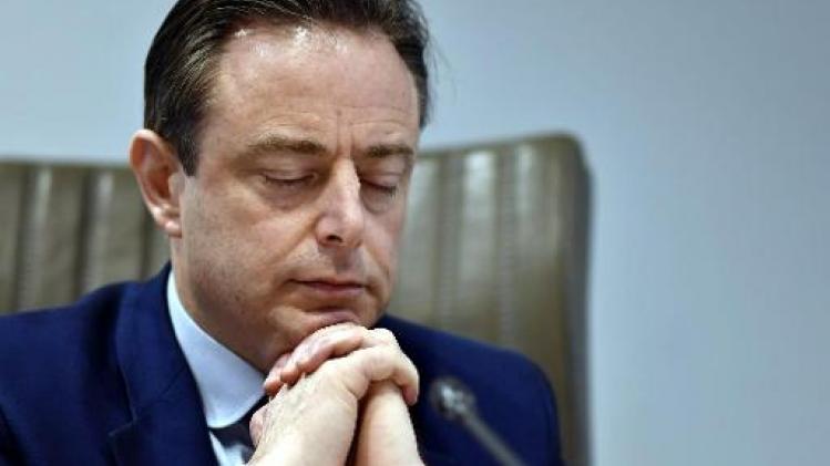 De Wever: "Francken moet geen excuses aanbieden aan holebigemeenschap"