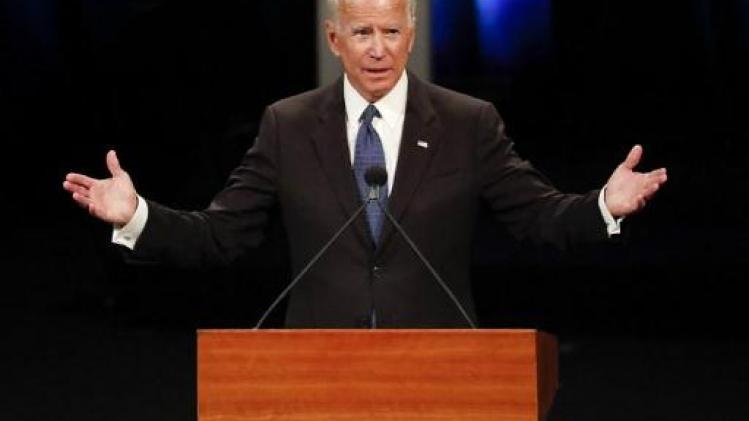 Ex-vicepresident Biden neemt afscheid van "held" McCain