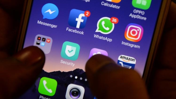 Whatsapp en Facebook Messenger winnen nog aan populariteit