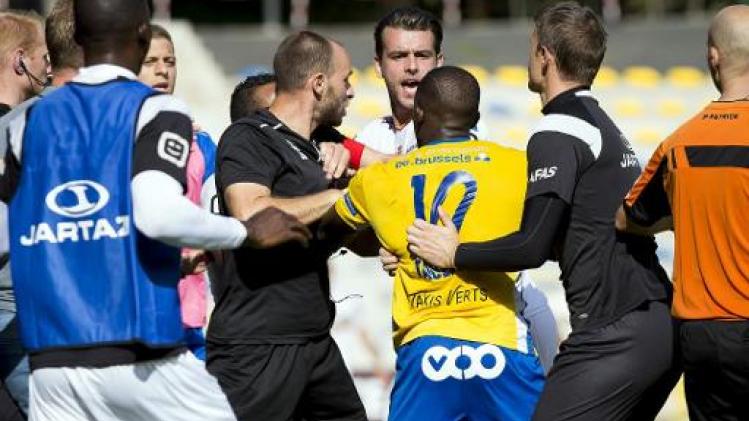 Proximus League - KV Mechelen: "Vanderbiest met zeven hechtingen afgevoerd na elleboogstoot Abderrahmand"