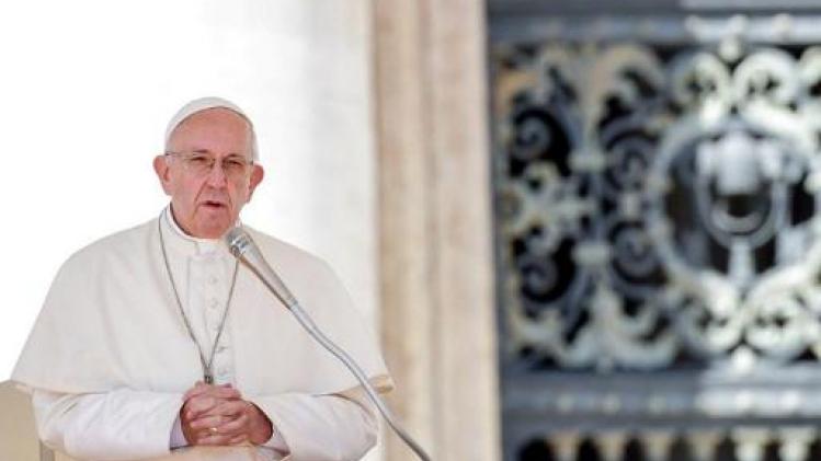 Paus wil met nationale kerkleiders samenzitten over misbruikschandalen