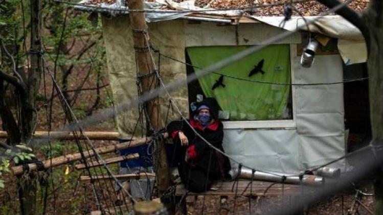 Politie start ontmanteling boomhuttenkamp van antisteenkoolactivisten in Duitsland