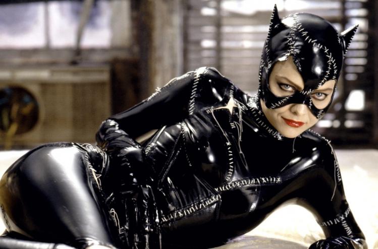 23-michelle-pfeiffer-catwoman.jpg