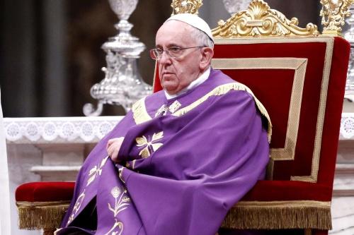 paus-ontvangt-bisschoppen-maandag1385849292.jpeg