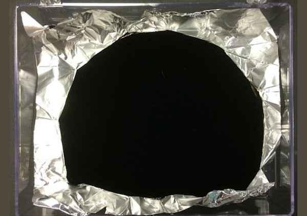 surrey-nanosystems-vantablack-black-hole-material-640x465.jpg
