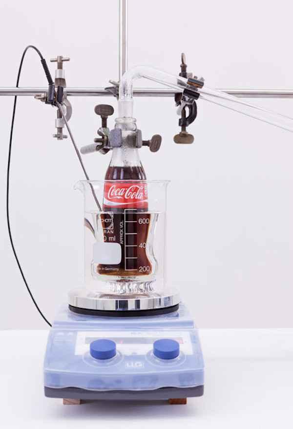 Coca-Cola-The-Real-Thing-distillation-machine-by-Helmut-Smits_dezeen_468_8.jpg