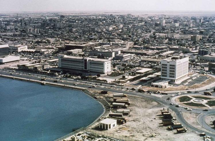 then-heres-what-the-skyline-of-the-qatari-capital-of-looked-like-in-1977.jpg