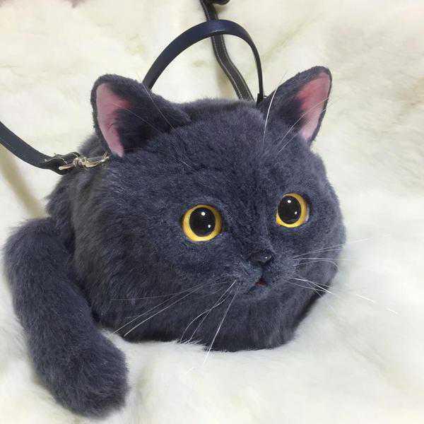 extremely-realistic-cat-bag-with-a-handle.jpg