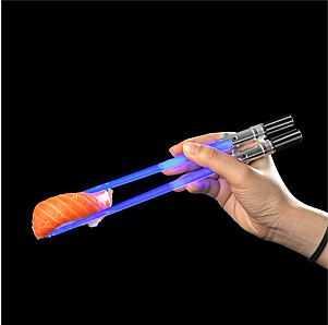 Star-Wars-Light-Saver-Chopsticks.jpg