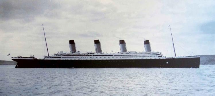 Titanic-Cobh-Harbour-1912.jpg