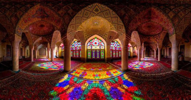 moskee-Nasir-ol-Molk3.jpg