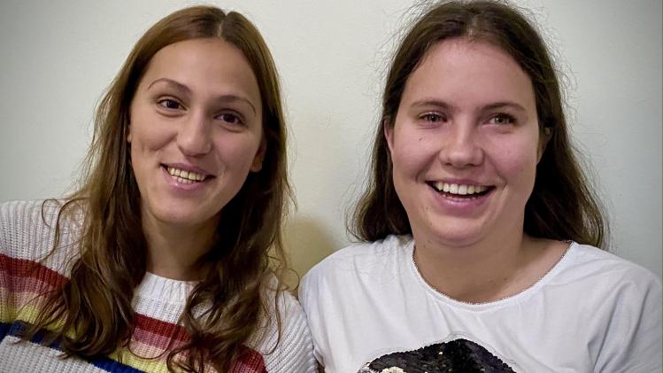 Mimoza Uka (22) en Charlotte Van Laerhoven (23) studeren sociale readaptatiewete
