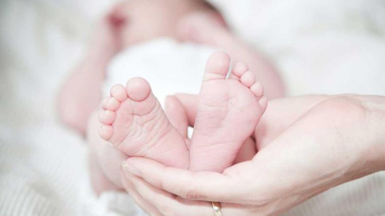 Vrouw staat baby af nadat spermadonor loog over zijn afkomst