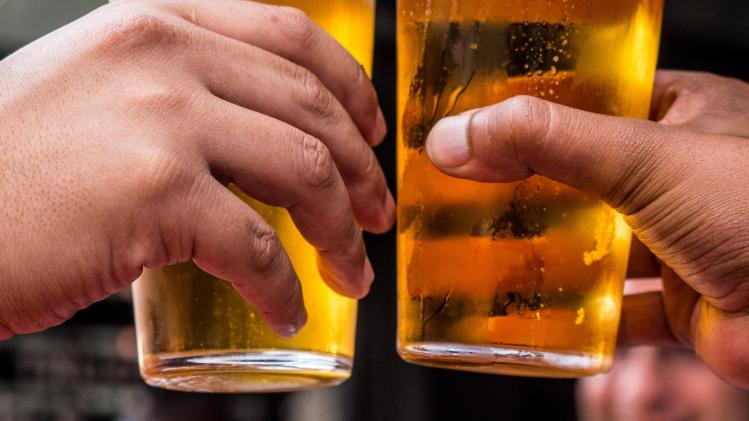 Regeringen bundelen krachten tegen overmatig alcoholgebruik