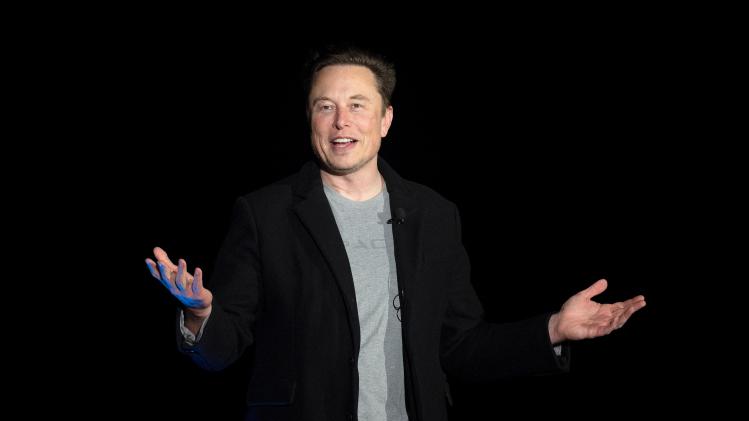 Elon Musk en honderden experts vragen AI-ontwikkeling zes maanden te pauzeren