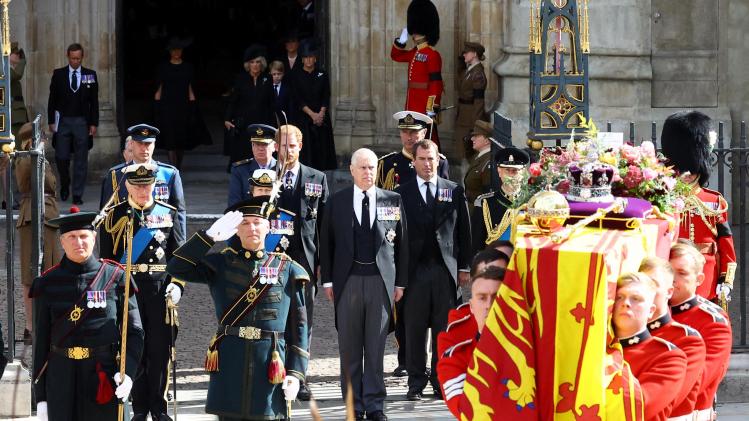 WOW. Het hallucinante prijskaartje van staatsbegrafenis Queen Elizabeth is bekend