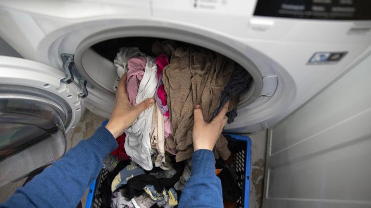 Dit is waarom steeds meer mensen ervoor kiezen om hun kleren niet te wassen